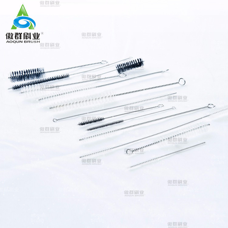 Endoscope cleaning brush