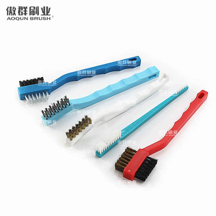 Toothbrush-type Surgical Instrument Cleaning Brushes